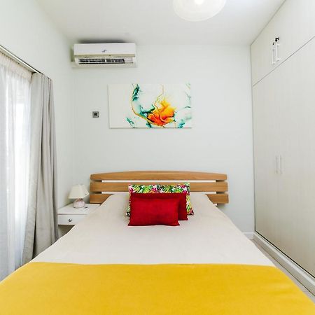 Beachcove Apartment 9 In Pereybere Pereybere Beach Bagian luar foto