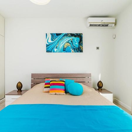 Beachcove Apartment 9 In Pereybere Pereybere Beach Bagian luar foto
