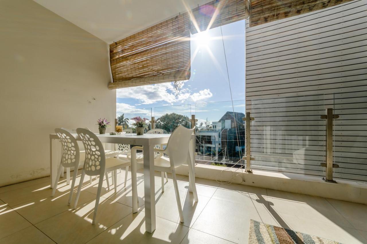 Beachcove Apartment 9 In Pereybere Pereybere Beach Bagian luar foto
