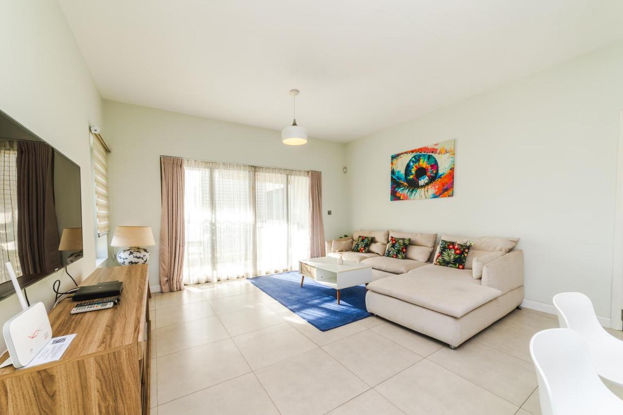 Beachcove Apartment 9 In Pereybere Pereybere Beach Bagian luar foto