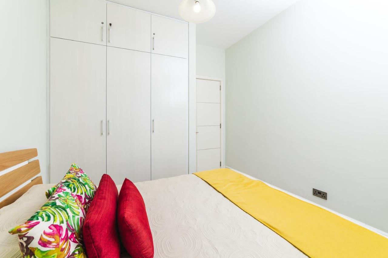 Beachcove Apartment 9 In Pereybere Pereybere Beach Bagian luar foto