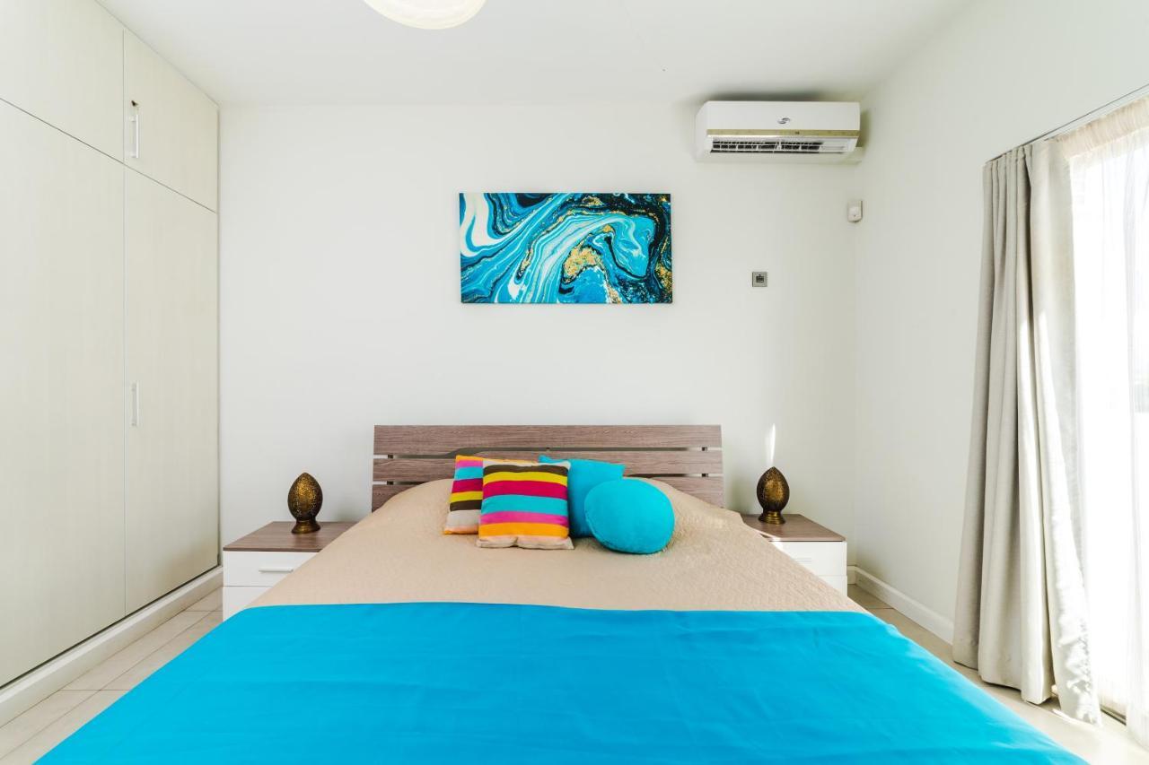 Beachcove Apartment 9 In Pereybere Pereybere Beach Bagian luar foto